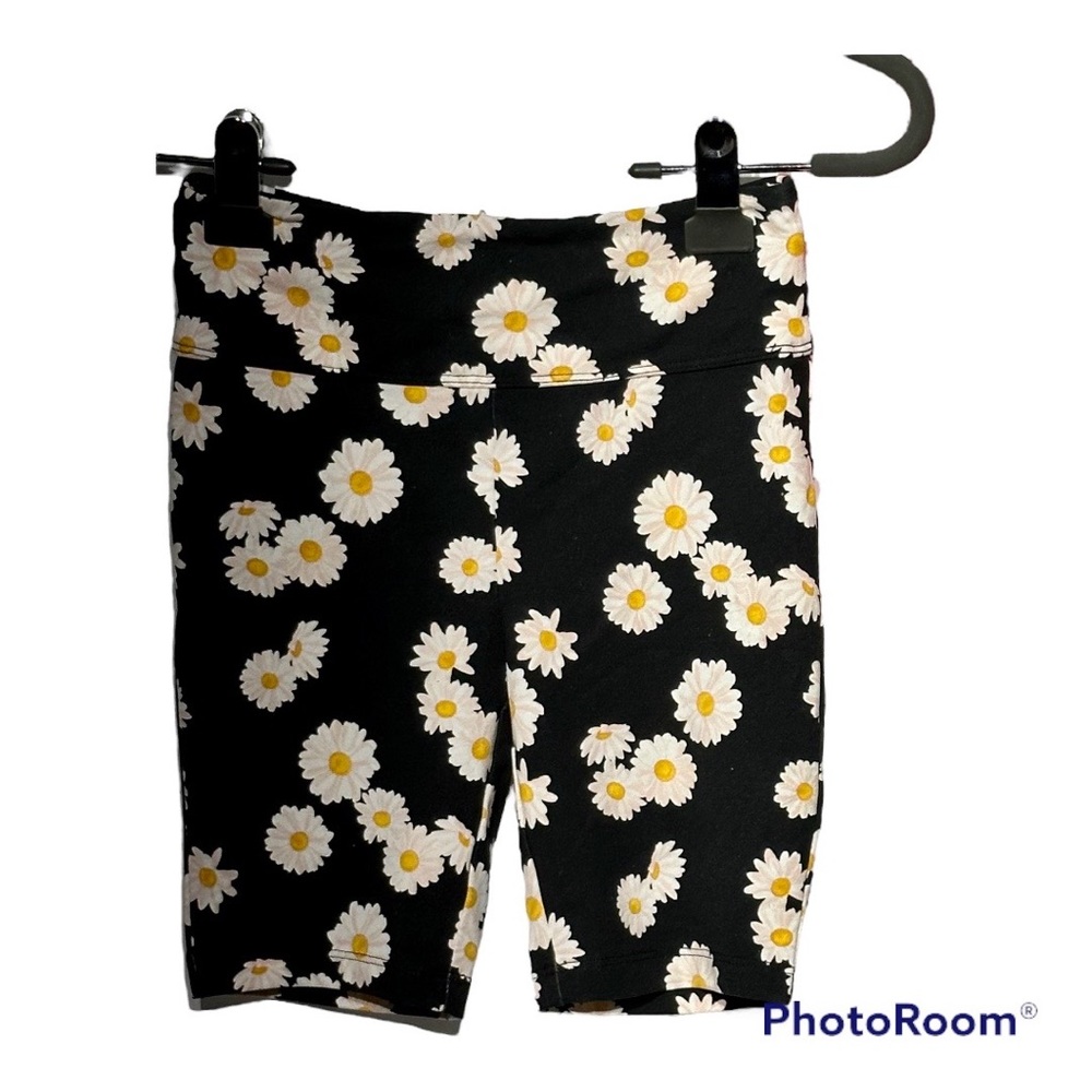 NWT Nordstrom Rack Daisy Girls Bike Shorts Black Size Medium (8/10)